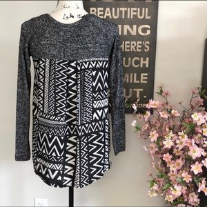 💕Long sleeve tunic, grey, black & white patterns